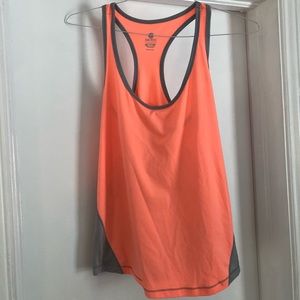 Bundle pack of 5: Women’s workout tanks!